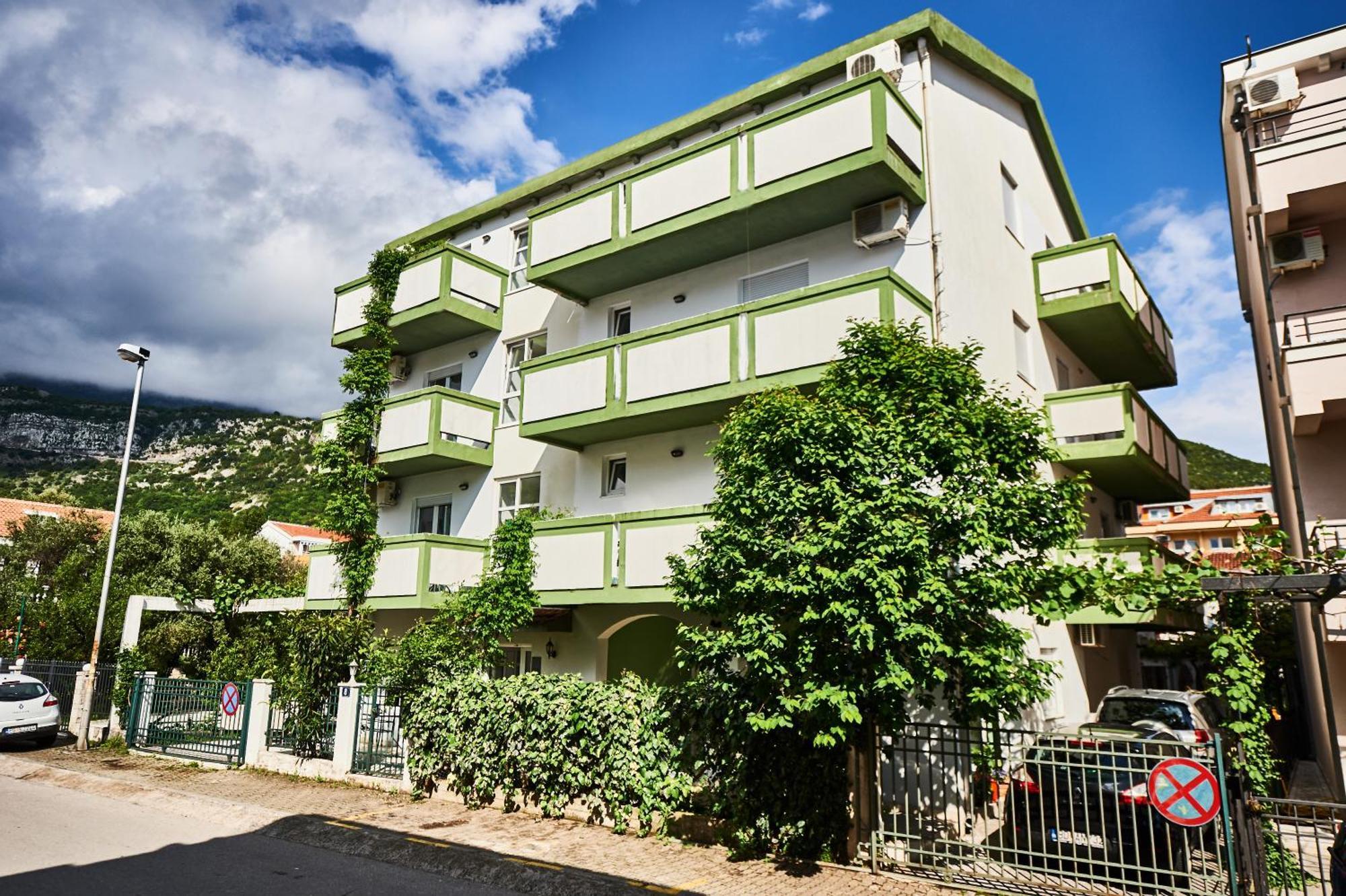 Family Apartments Mont Budua Esterno foto